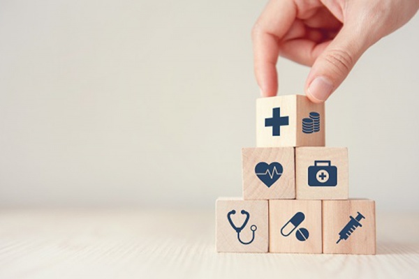 tener un seguro de salud